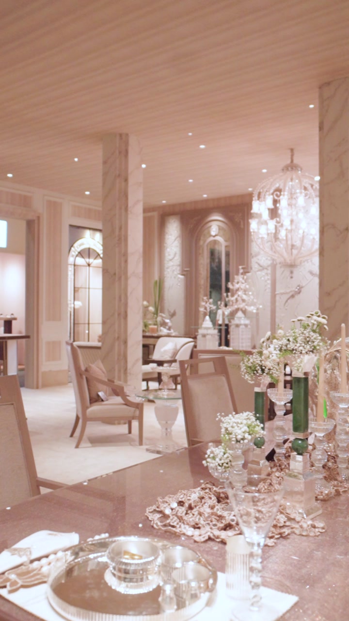 Interiors / Florals & light — film still